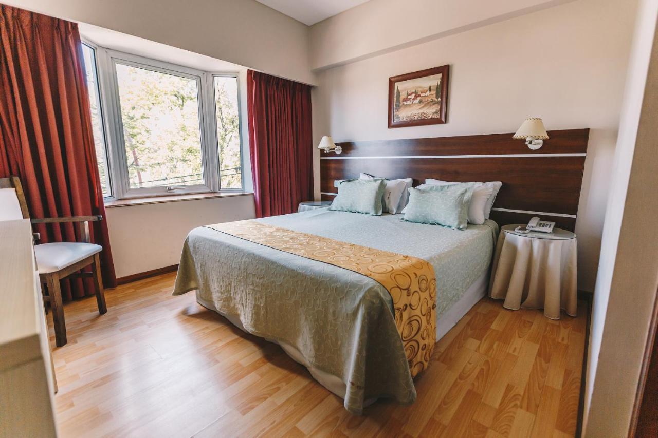 Los Tilos Hotel Y Spa By Cph Villa Carlos Paz Eksteriør billede